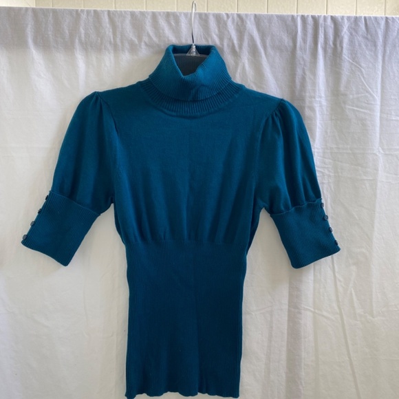 Women's/Juniors Short Sleeve Turtleneck Top - Size: Large - Picture 2 of 7